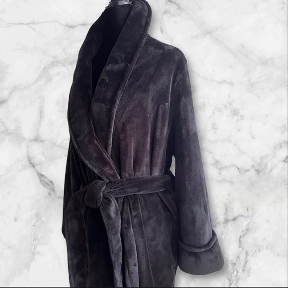 Black Ultra Soft Short Robe - Picture 3 of 5